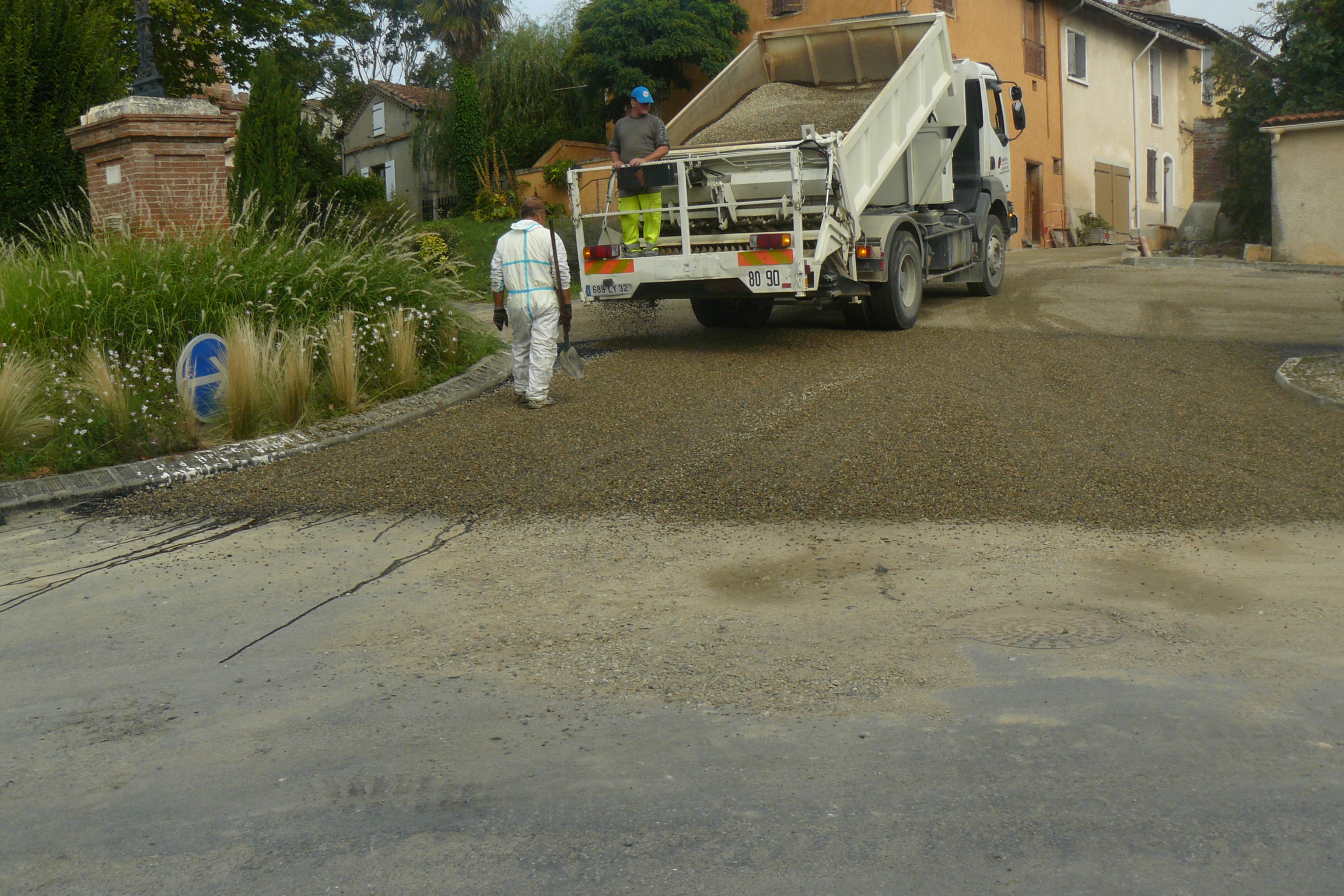 Revêtement voirie village 2.JPG